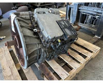 Fuller EEO-15F112C Transmission for a International LT62F