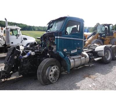 Fuller F016E313A-MHP Transmission for a Kenworth T880