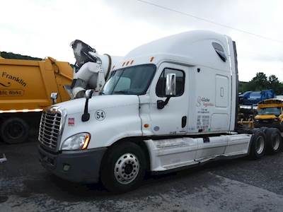 Fuller FRO16210C Transmission for a Freightliner CASCADIA