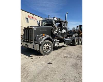 Fuller RTLO20918B Transmission for a Western Star Trucks 4900 FA