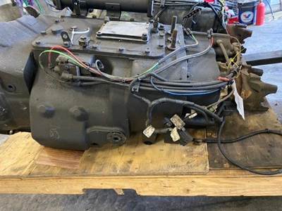 Fuller TO16908LL Transmission for a Kenworth T880
