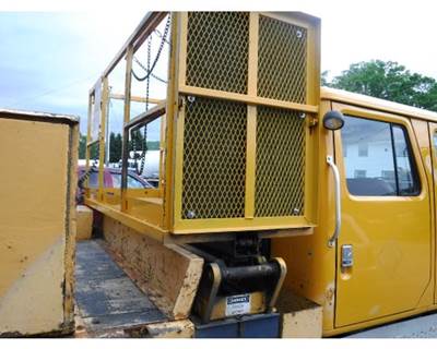 1994 Unmarked Lift Gate Electric Over Hydraulic Pump for International 4600