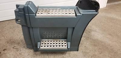 Volvo VNL Left Truck Skirt