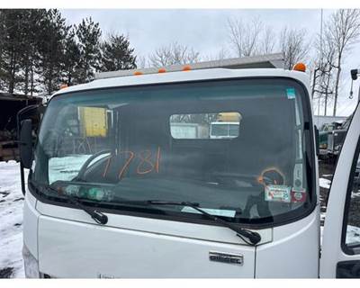 Isuzu NPR Windshield Glass for a Isuzu NRR