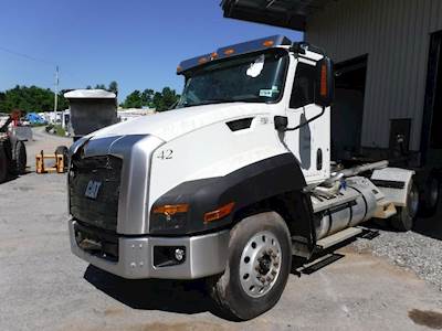 Caterpillar CT660 Windshield Wiper Motor for a CAT CT660