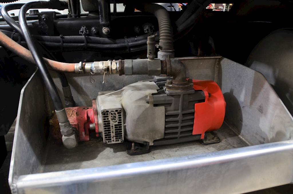 2014 Freightliner Columbia 120 Sleeper Semi Truck - Factory-Powered