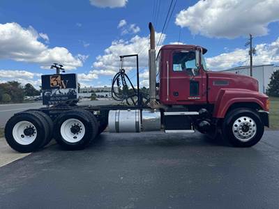 Mack Pinnacle CHU613 Day Cab Truck - MP8-415C 415HP, 13 Speed Manual