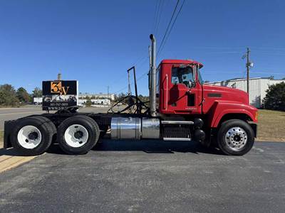 Mack Pinnacle CHU613 Day Cab Truck - MP8-415C 415HP, 13 Speed Manual