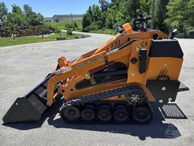 TIGER CLAW TC3000T Skid Steer