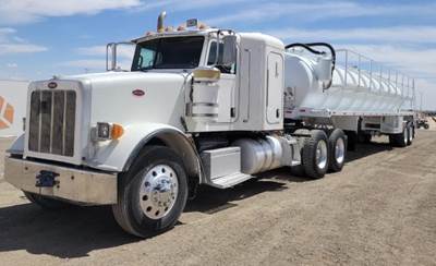 Peterbilt 367 Sleeper Semi Truck - Flat Top Sleeper, Cummins 485HP, 8Ll Manual