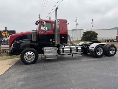 Western Star 4900 Sleeper Semi Truck - Flat Top Sleeper, Detroit 500HP, 18 Speed Manual