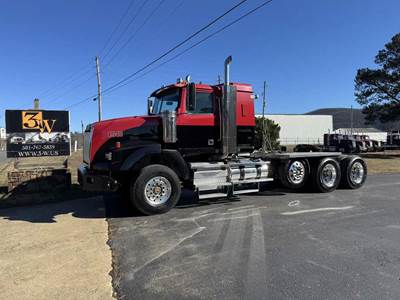 Western Star 4900 Tri Axle Sleeper Semi Truck - 28" Flat Top Sleeper, Detroit 600HP, 18 Speed Manual
