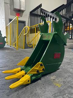 8" Trenching Bucket John Deere Wedge Lock Coupler Style for 2.6 - 3.7 Tons