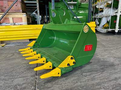 36" Digging Bucket John Deere Wedge Lock Coupler Style for 2.6 - 3.7 Tons
