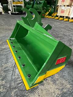 36" Ditching Bucket John Deere Wedge Lock Coupler Style for 2.6 - 3.7 Tons