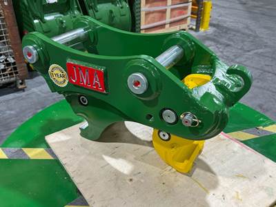 Manual Quick Coupler for 3 - 4.5 Tons Mini Excavators. 40mm Pins