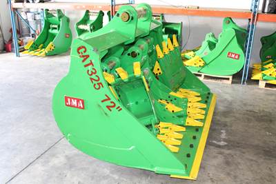 2023 Clean up/ Ditching Bucket 72" Inches for Excavator Caterpillar CAT325 or Similar Machine.