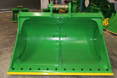 2023 Clean up Bucket (MUD) 72" inches for Excavator Caterpillar CAT320 or Similar Machine.