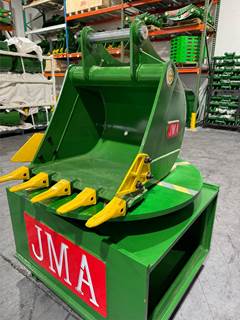 JMA 24" Digging Bucket for Backhoe Loaders. 50mm | 45mm Pins