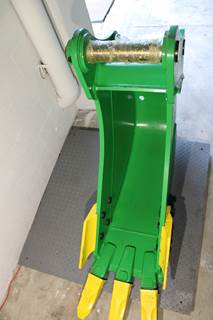 Heavy Duty Rock Bucket 18" inches for Case 9030-B, 9020-B, 9021-B, CX160, CX210, CX225