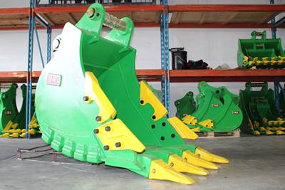 Heavy Duty Rock Bucket 36" inches for Daewoo S300, DX300