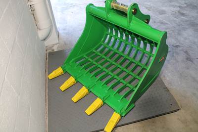 2022 EXCAVATOR BUCKET SKELETON WITH TEETHS 36" INCH FITS CAT307 OR SIMILAR MACHINE