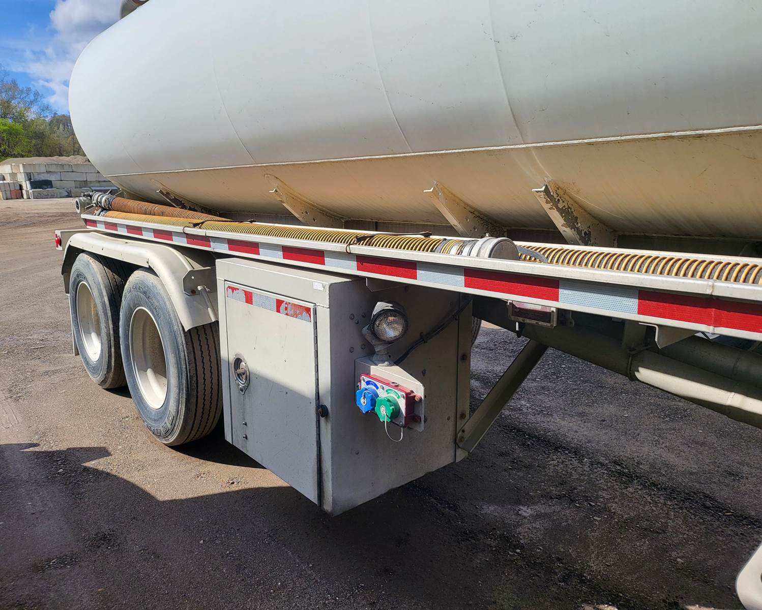 2004 Heil 9200 GALLON 5 COMPARTMENT Fuel Tanker Trailer For Sale