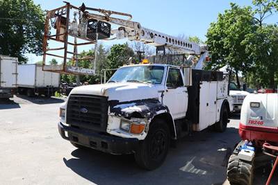 1999 International 4900 Boom / Bucket Truck