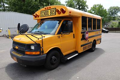 2014 Chevrolet 3500 Cutaway Bus
