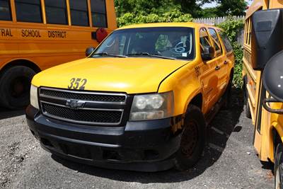 2008 Chevrolet Suburban Bus