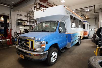 2015 Ford E-450 SUPER Bus