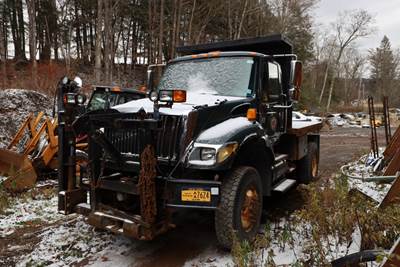 2003 International WorkStar 7500 Cab & Chassis Truck