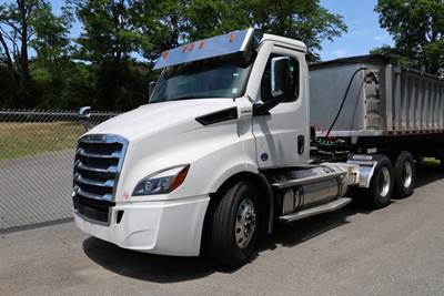 2021 Freightliner Cascadia 116 Cabover