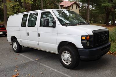 2009 Ford Econoline Cargo Van