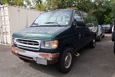 2001 Ford Econoline Cargo Van