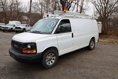 2014 GMC Savana Cargo Van