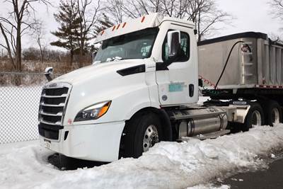2021 Freightliner Cascadia 116 Day Cab Truck