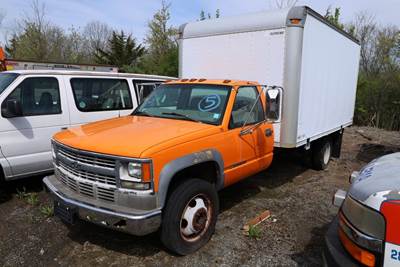 2000 Chevrolet C/K 3500 Series Box Truck