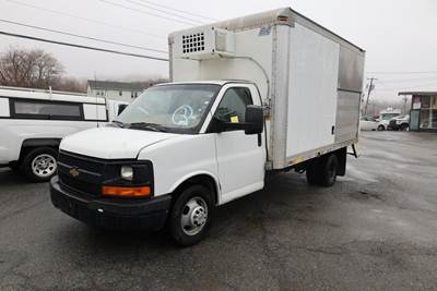 2015 Chevrolet Express Box Truck