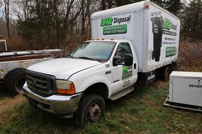 2001 Ford F-450 Box Truck