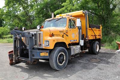 2002 International 2574 Dump Truck