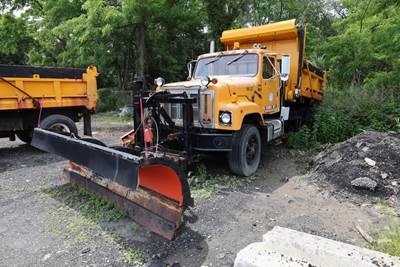 2002 International 2574 Dump Truck