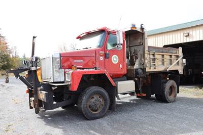 2000 International 5070 Dump Truck