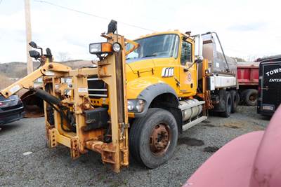 2010 Mack Granite Dump Truck