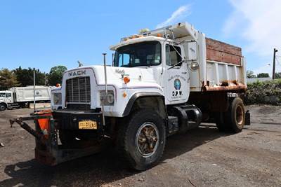 1992 Mack RD688P Dump Truck