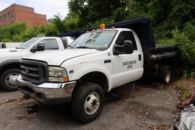 2004 Ford F-350 Flatbed Truck
