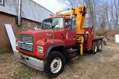 1995 Ford LT9000 Flatbed Truck