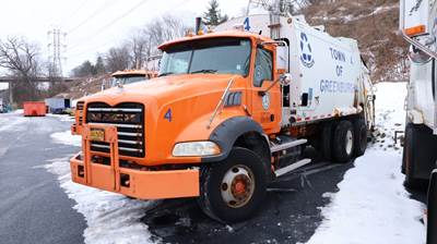 2009 Mack Granite GU813 Garbage Truck