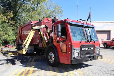 2019 Mack LR Side Load Garbage Truck