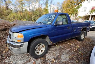 2004 GMC Sierra Truck